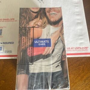 Logitech UE Boom 2 Portable Wireless Speaker (S-00151 ) Twilight Magenta